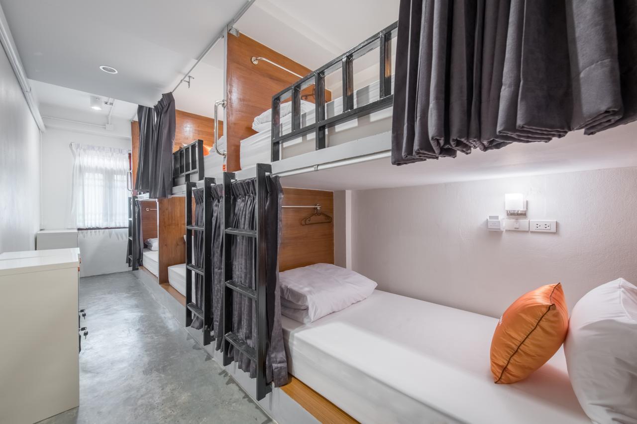 Tiny Taladnoi Hostel Bangkok Dış mekan fotoğraf